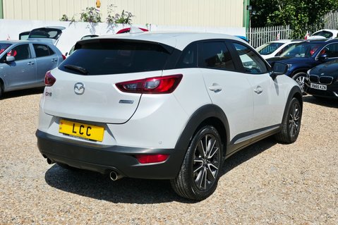 Mazda CX-3 SPORT NAV..1 FORMER KEEPER,8 SERVICES,DAB,NAV,AIR CON.STUNNING EXAMPLE  10