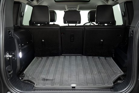 Land Rover Defender 2.0 P400e 15.4kWh X-Dynamic HSE SUV 5dr Petrol Plug-in Hybrid Auto 4WD Euro 47