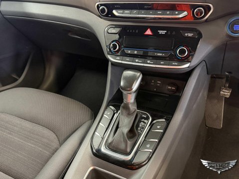 Hyundai IONIQ 1.6 h-GDi Premium DCT Euro 6 (s/s) 5dr 30