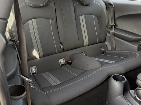 Mini Hatchback 1.5 Cooper Sport II 3dr 34