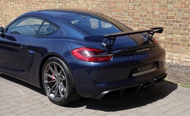 Porsche Cayman GT4 19