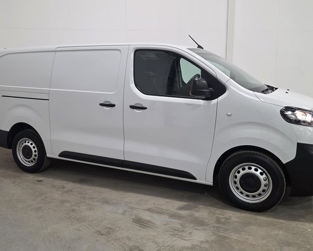Vauxhall Vivaro Vauxhall Vivaro L2 Diesel 2900 1.5d 100ps Dynamic H1 Van