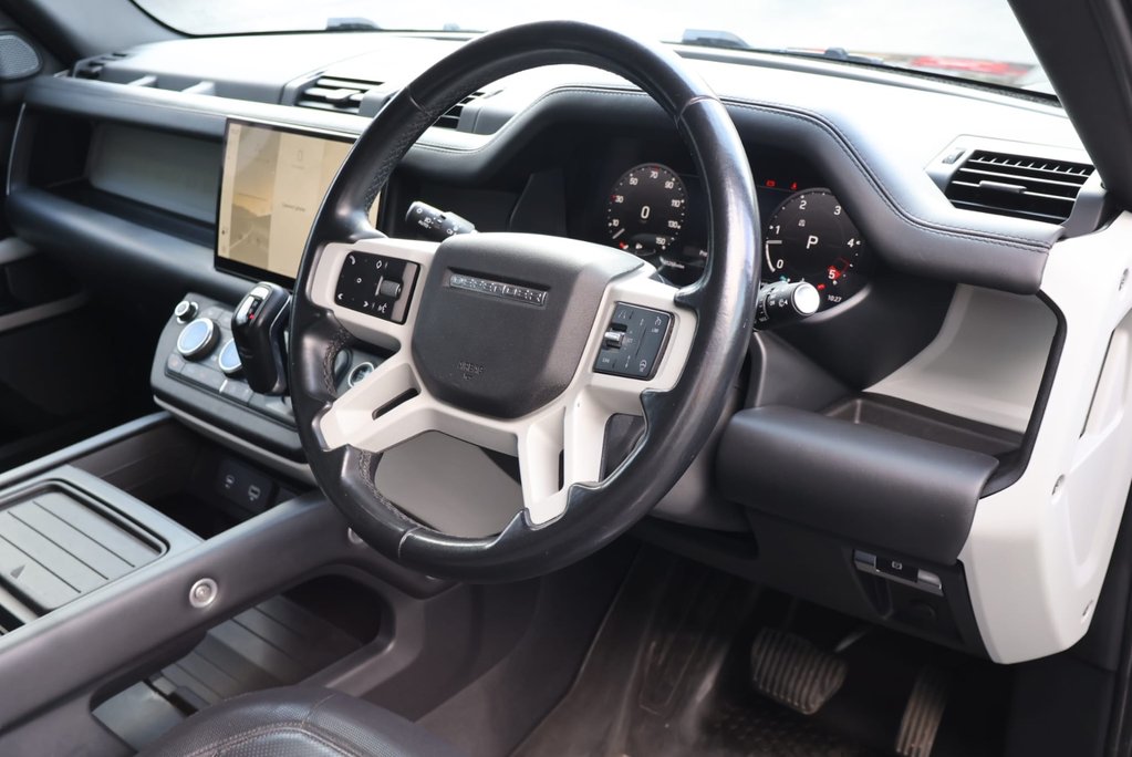 Land Rover Defender 110 D300 HARD TOP X-DYNAMIC HSE MHEV URBAN WIDE TRACK EDTION REAR SEATS FITTED 27