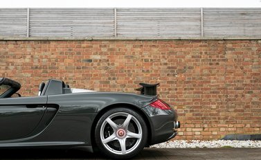 Porsche Carrera GT 22