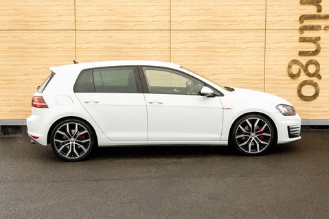 Volkswagen Golf GTI DSG 13