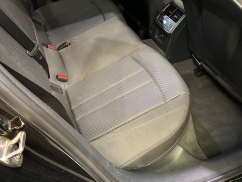 Audi A4 2.0 TDI 30 Technik S Tronic Euro 6 (s/s) 5dr 33