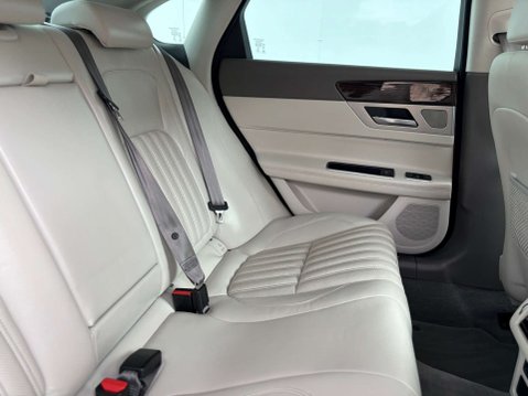 Jaguar XF 2.0 XF Portfolio D Auto 4dr 28
