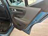 Volvo XC40 2.0 B4 MHEV Plus Dark DCT Auto Euro 6 (s/s) 5dr 17