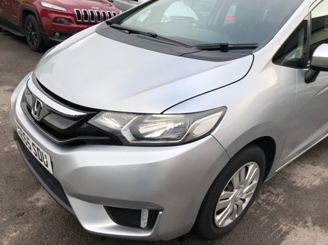 Honda Jazz I-VTEC S 5 door petrol manual, 35,000m, 2 owners, £35 tax, ULEZ compliant 15