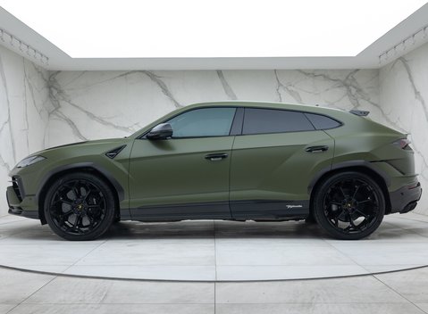 Lamborghini Urus PERFORMANTE 5