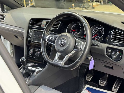 Volkswagen Golf 2.0 Golf R-Line Edition TDI BlueMotion Technology 5dr 48