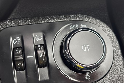 Vauxhall Combo L2H1 2300 100ps Pro Panel Van - Sat Nav / Rear Camera 30