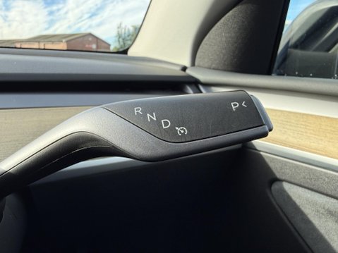 Tesla Model Y (Dual Motor) Long Range SUV 5dr Electric Auto 4WDE (384 bhp) 37