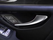 Mercedes-Benz GLC 2.0 GLC300d AMG Line (Premium Plus) SUV 5dr Diesel G-Tronic+ 4MATIC Euro 6 13