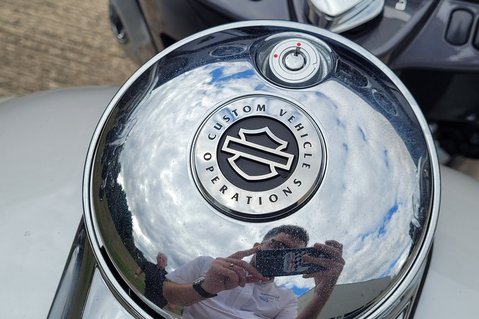 Harley-Davidson Road Glide CVO TRI GLIDE 31