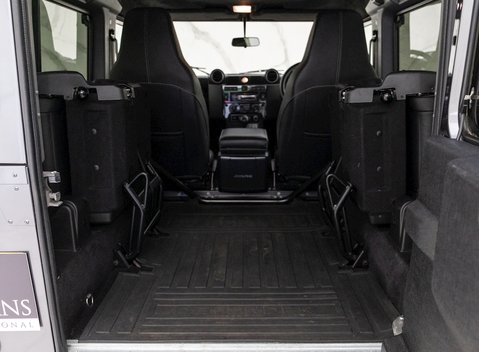 Land Rover Defender 90 Landmark 25