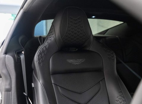 Aston Martin DBS Superleggera 7