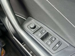 Volkswagen T-Roc 1.5 T-Roc R-Line TSI Semi-Auto 5dr 61