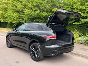 Jaguar F-Pace 2.0 D200 MHEV R-Dynamic HSE Black Auto AWD Euro 6 (s/s) 5dr 41