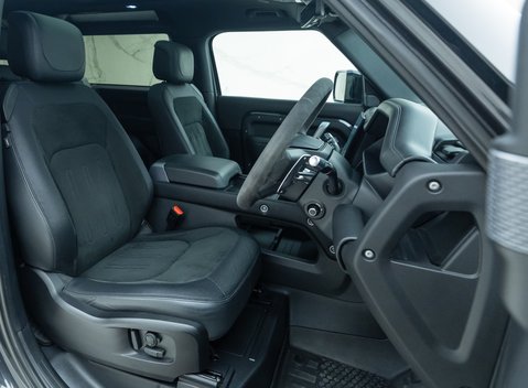 Land Rover Defender 90 V8 CARPATHIAN EDITION 14