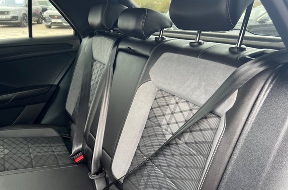 Volkswagen T-Roc R-LINE 2.0 TSI 4MOTION DSG AUTOMATIC 32