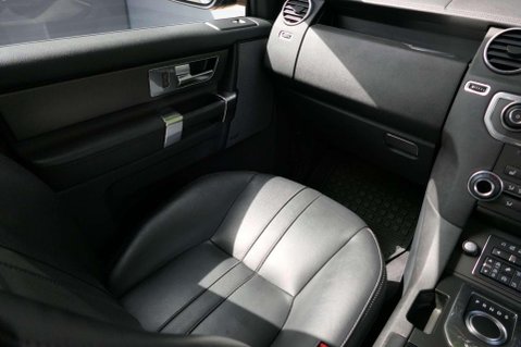 Land Rover Discovery SDV6 SE TECH 10
