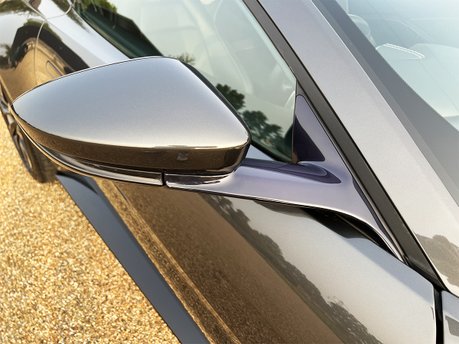 Aston Martin Vantage V8 36