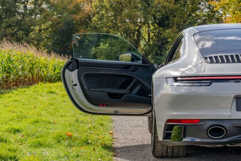 Porsche 911 Carrera 4 GTS PDK 7