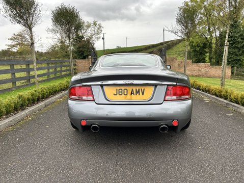 Aston Martin Vanquish V12 9