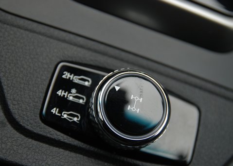 KGM Musso SARACEN 15