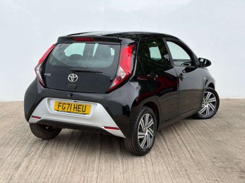 Toyota Aygo 1.0 Aygo X-Play TSS VVT-i CVT 5dr 25