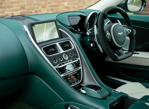 Aston Martin DBS Superleggera 15