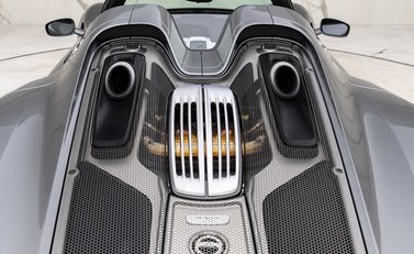 Porsche 918 Spyder 31