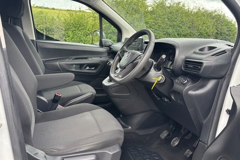 Vauxhall Combo L1H1 2300 100 ps Dynamic Panel Van - No VAT 13