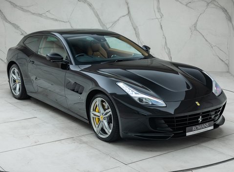 Ferrari GTC4 Lusso V12 11