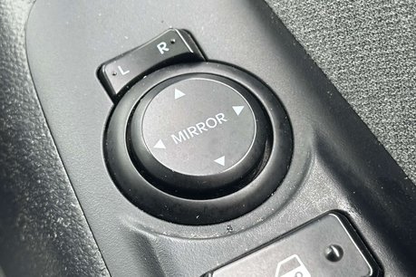 Hyundai I800 2.5 CRDi SE MPV 5dr Diesel Manual Euro 6 (136 ps) 26
