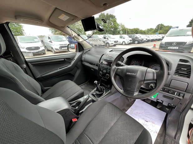 Isuzu D-Max Utility | 1.9 LT | Extended Cab | Tow Bar | AC | E 26