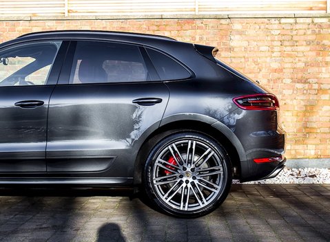 Porsche Macan Turbo 30