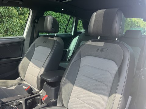 Volkswagen Tiguan 2.0 TDI R-Line Tech SUV 5dr Diesel DSG 4Motion Euro 6 (s/s) (150 ps) 8