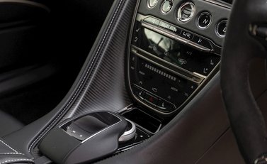 Aston Martin DBS Superleggera 19