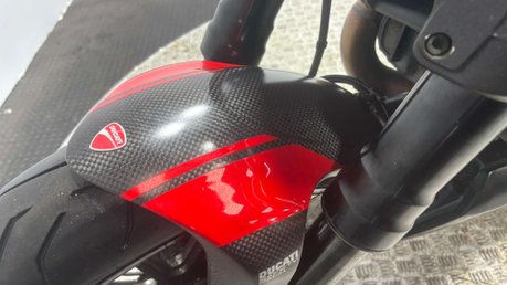 Ducati Diavel 1198 CARBON EDITION 24K 1 OWNER JUST SERVICED MOT APRIL 2027 7
