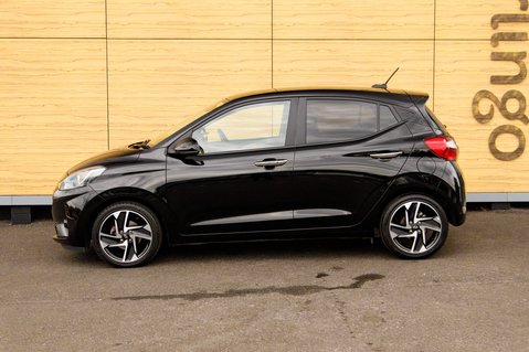 Hyundai i10 PREMIUM 13