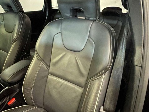 Volvo V40 1.5 V40 R-Design Edition T3 Auto 5dr 43