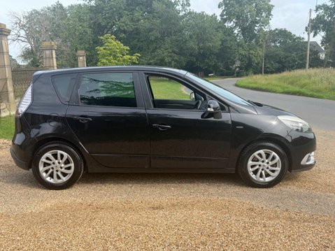 Renault Scenic 1.5 dCi Limited Nav MPV 5dr Diesel Manual Euro 6 (s/s) (110 ps) TWIN SUNROO 30