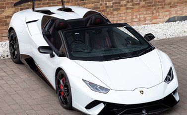 Lamborghini Huracan Spyder LP640-4 Performante 6