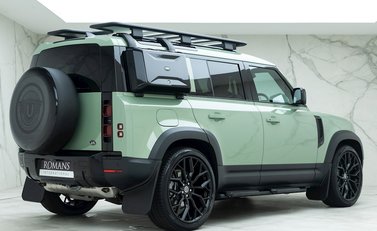Land Rover Defender 110 75th Anniversary P400e 7