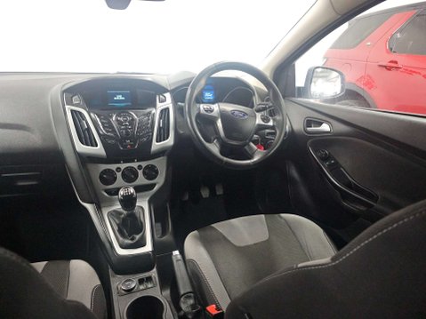 Ford Focus 1.6 Focus Zetec 105 5dr 28