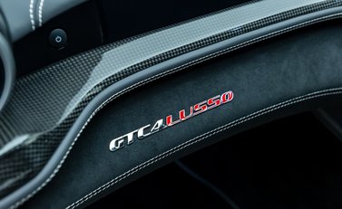 Ferrari GTC4 Lusso V12 18