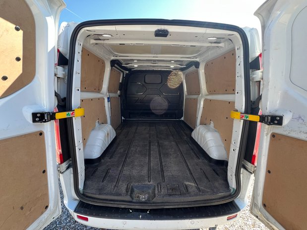 Ford Transit Custom SWB L1H1 (SOLD) Low Roof Limited 280 Air Con Alloys Nav Sensors EURO 6 NO V 10