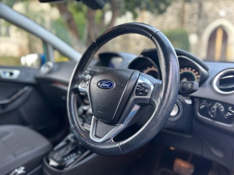 Ford Fiesta TITANIUM 23